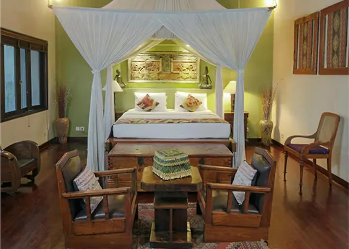 Luxury 6-bedroom In